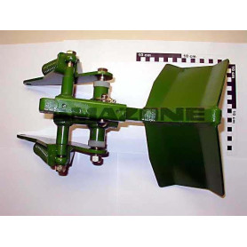 Chasse pierres et mottes sur chassi 910218 Amazone