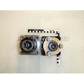 Flasque accou. pompe hyd. 13/8 6C GD565 Amazone